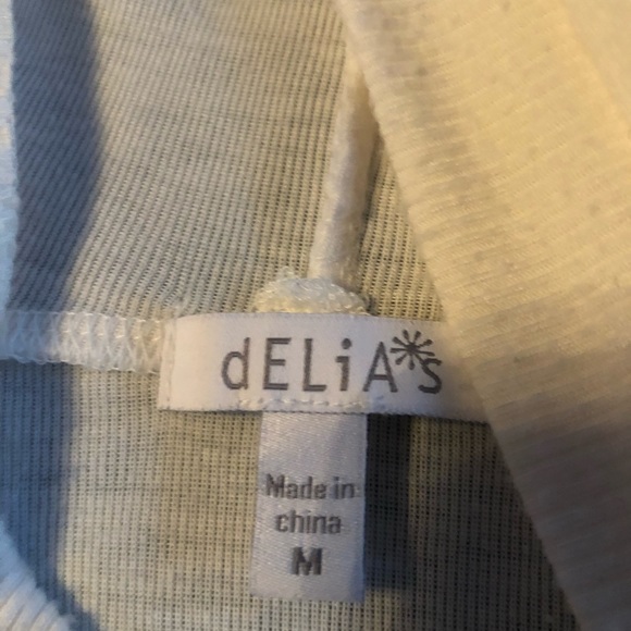 Tops - Picture 2 of 3